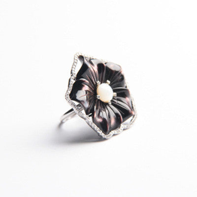 BLACK FLOWER RING